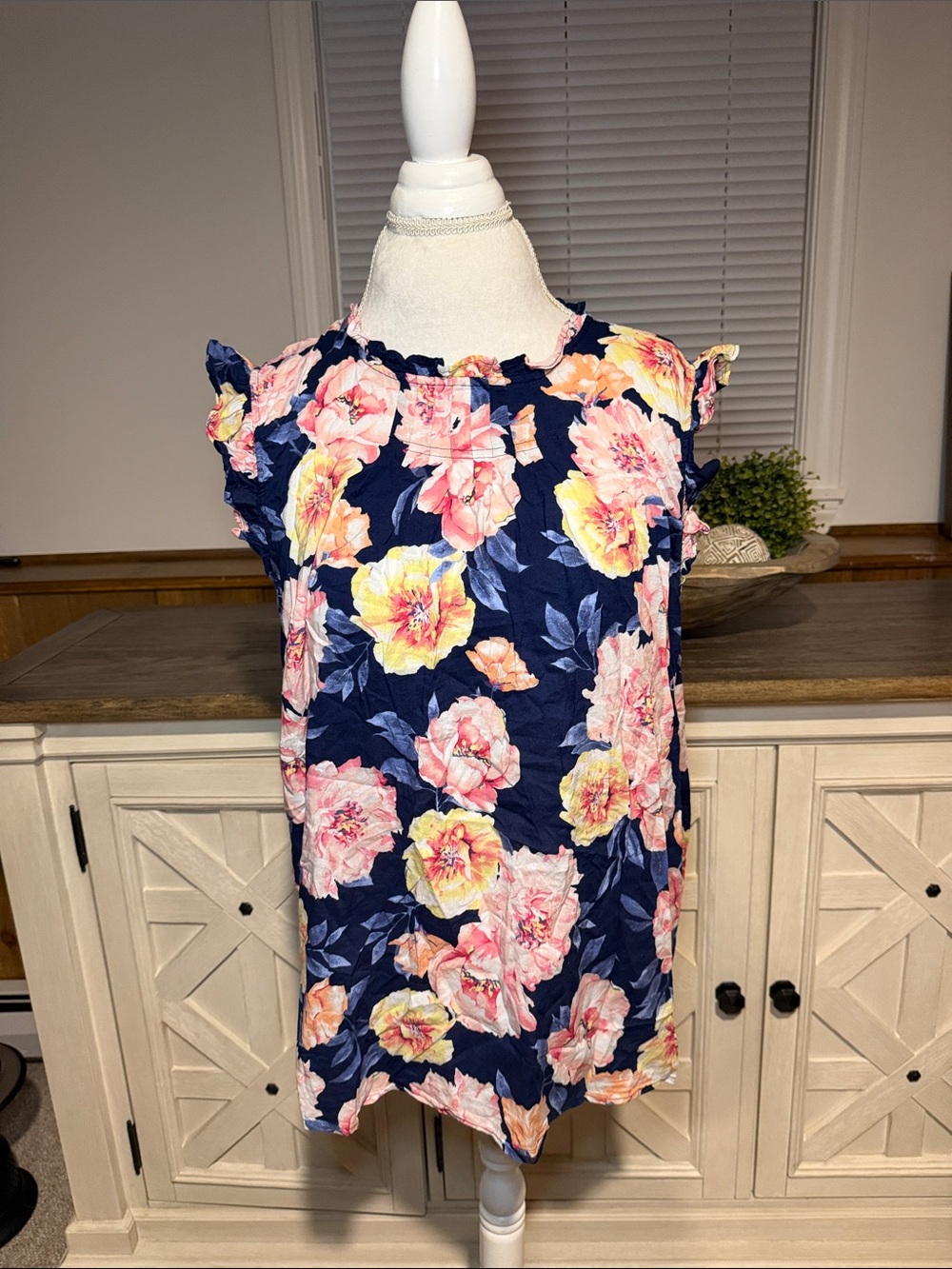 Old Navy Navy Floral Ruffled Sleeveless Blouse